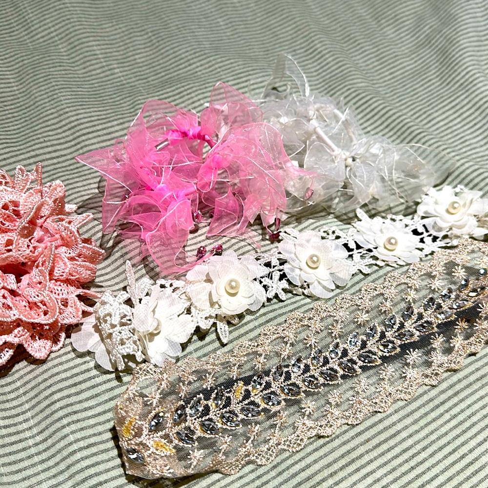 Chic Floral Lace and Ribbon Hair Accessory Set